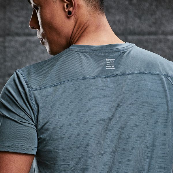 t-shirt male sports speed drying summer thin section loose casual shirt female jogging suits basketball ice silk short-sleeved training, White;black
t-shirt male sports speed drying summer thin section loose casual shirt female jogging suits basketball ice silk short-sleeved training, White;black