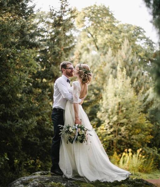vintage beach wedding dresses half sleeves scoop neck lace a line floor length backless boho bridal gowns custom made q127, White
vintage beach wedding dresses half sleeves scoop neck lace a line floor length backless boho bridal gowns custom made q127, White