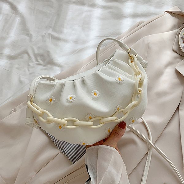 плечо сумка pu кожи малой хризантема вышивка женской fold lady crossbody сумка акриловых цепи женских сумки
плечо сумка pu кожи малой хризантема вышивка женской fold lady crossbody сумка акриловых цепи женских сумки