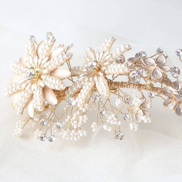 chic bridal hair bands wedding headdress gold metal flower with pearls crystals headbands hair accessories for brides, Silver
chic bridal hair bands wedding headdress gold metal flower with pearls crystals headbands hair accessories for brides, Silver