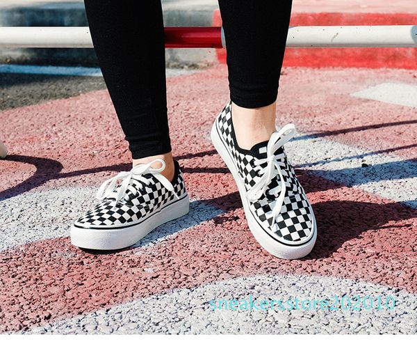 2020 new women&men canvas shoes fashion skate casual shoes female checkered slip on basket flats tenis size 35-44 s10, Black
2020 new women&men canvas shoes fashion skate casual shoes female checkered slip on basket flats tenis size 35-44 s10, Black