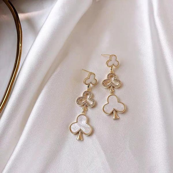 2020 fashion jewelry 925 sterling silver luxury designer jewelry women earrings designer earings peach heart poker tassel earings back, White
2020 fashion jewelry 925 sterling silver luxury designer jewelry women earrings designer earings peach heart poker tassel earings back, White