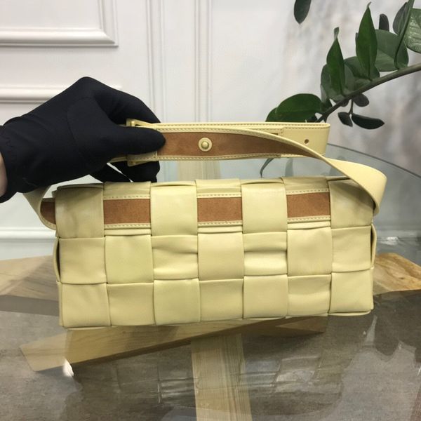 new lady's handbag 7a high-end custom quality large capacity single shoulder bag diagonal cross bag for both men and women fashion styl
new lady's handbag 7a high-end custom quality large capacity single shoulder bag diagonal cross bag for both men and women fashion styl