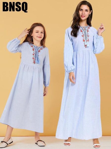 мусульманин вышивки платье макси полосатые girls абая детская одежда семейный matching эпикировка кимоно длинные одеяния ид рамадан исламски, Red
мусульманин вышивки платье макси полосатые girls абая детская одежда семейный matching эпикировка кимоно длинные одеяния ид рамадан исламски, Red