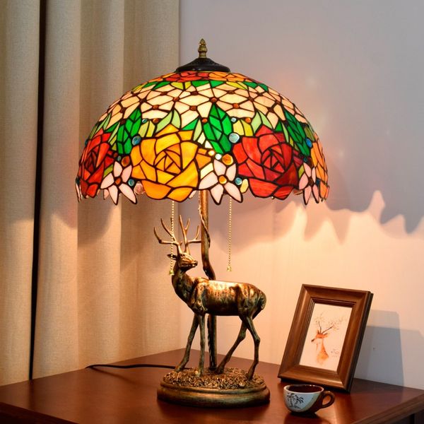 American Retro Table Lamp Tiffany Handmade Lighting Elk Gorgeous Rose Stained Glass Decorative Lamp Living Room Bedroom Bedside Table Lamp