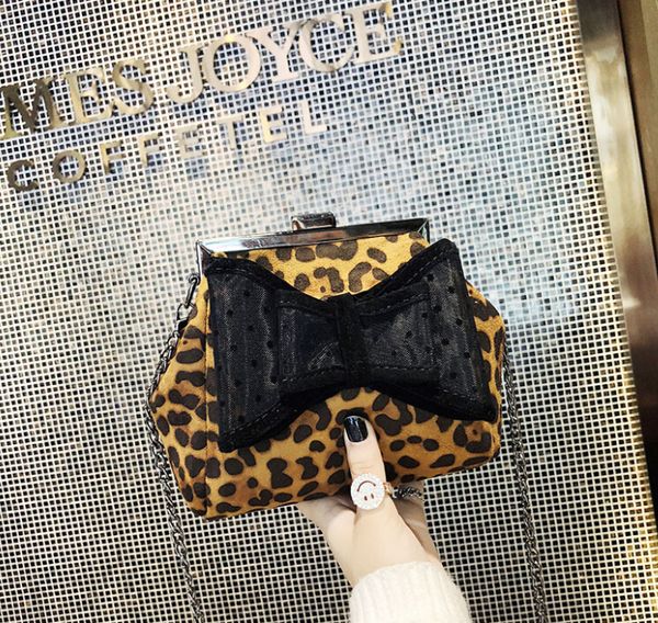 wholesales large-capacity handbags femalenew women's bag 2019 autumn new tide chain shoulder messenger bag korean fashion bow
wholesales large-capacity handbags femalenew women's bag 2019 autumn new tide chain shoulder messenger bag korean fashion bow