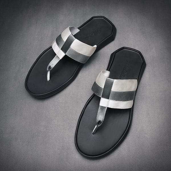 2019 new summer flip flops mens beach rubber slippers outdoor casual sandals office non-slip footwear for mens waterproof, Black
2019 new summer flip flops mens beach rubber slippers outdoor casual sandals office non-slip footwear for mens waterproof, Black