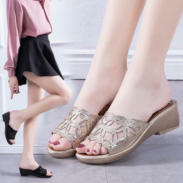slippers female summer wear fashion korean version of rhinestone wedge heel in the shape of non-slip mother wedge heel sandals, Black
slippers female summer wear fashion korean version of rhinestone wedge heel in the shape of non-slip mother wedge heel sandals, Black