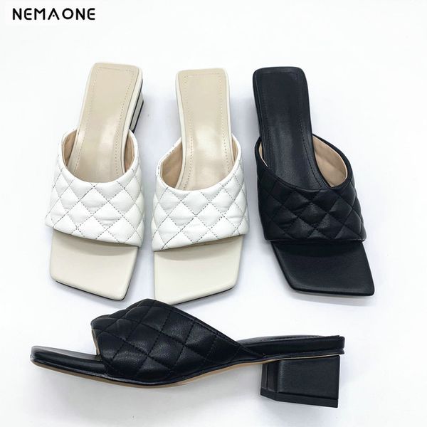 2020 design women slippers elegant square toe low heels 3.5cm slippers summer outdoor beach slides shoes size 34-43, Black
2020 design women slippers elegant square toe low heels 3.5cm slippers summer outdoor beach slides shoes size 34-43, Black