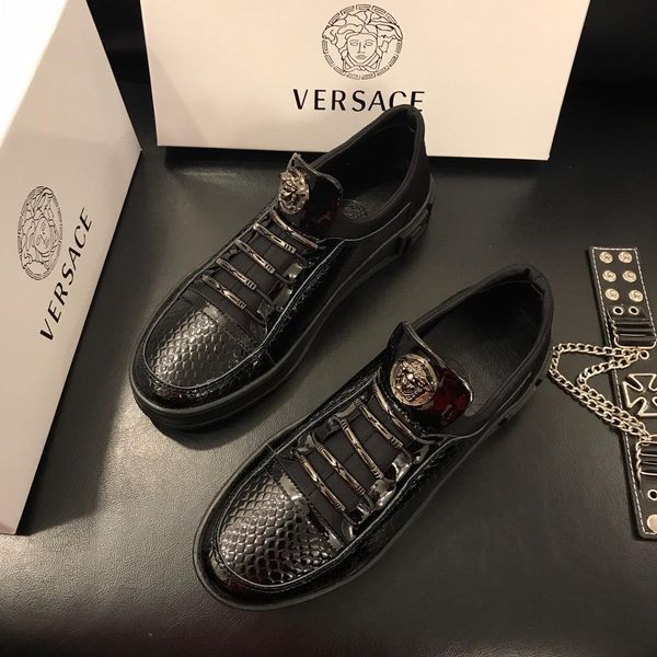 2019w fashion men's sports set of casual shoes, leather medusa white shoes low tide shoes, original box packaging 38-44, Black
2019w fashion men's sports set of casual shoes, leather medusa white shoes low tide shoes, original box packaging 38-44, Black