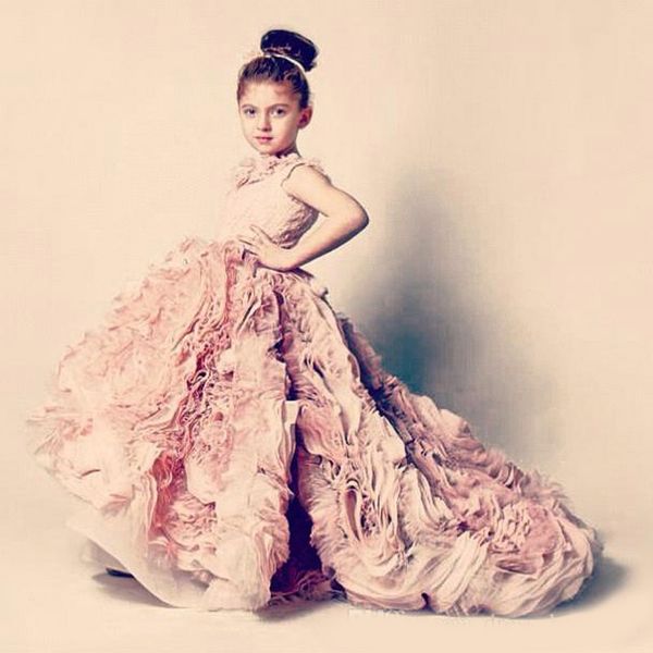 exquisite pink chiffon ruffles wedding birthday flower girls' dresses sweep train custom made applique girls' pageant gowns, White;red
exquisite pink chiffon ruffles wedding birthday flower girls' dresses sweep train custom made applique girls' pageant gowns, White;red