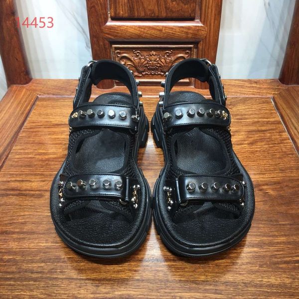 2019 luxury de igner andal ummer luxury ca ual hoe for men black beach pvc two color men andal de igner hoe 38 44
2019 luxury de igner andal ummer luxury ca ual hoe for men black beach pvc two color men andal de igner hoe 38 44