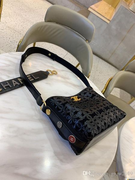 2020 fashion women handbags ladies design solid color alphabet embroidery bracelet wallet leather chain bag crossbody bags a730
2020 fashion women handbags ladies design solid color alphabet embroidery bracelet wallet leather chain bag crossbody bags a730