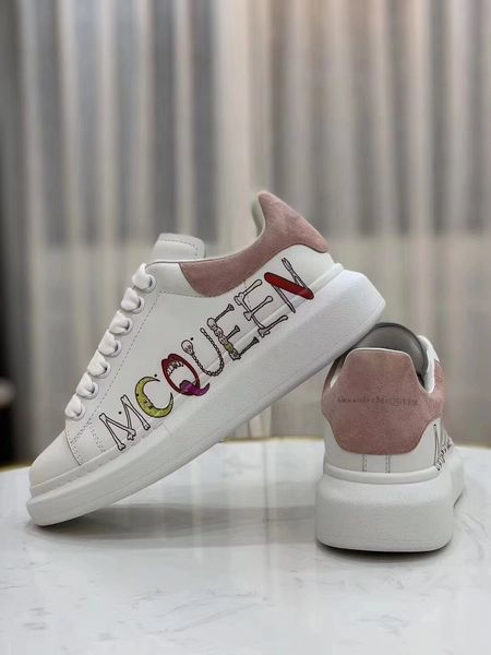 2020 new xu couple high-quality casual sneakers couple fashion sneakers luxury design thick-soled casual shoes
2020 new xu couple high-quality casual sneakers couple fashion sneakers luxury design thick-soled casual shoes