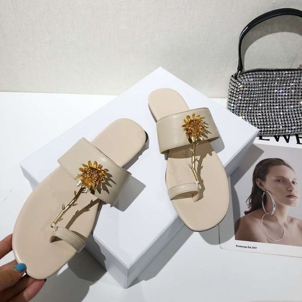 spring/summer 2020 high-end quality fashion ladies leather rose metal buckle slippers, Black
spring/summer 2020 high-end quality fashion ladies leather rose metal buckle slippers, Black