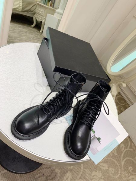 scrub leather booties female thick with 2019 new autumn and winter suede fashion with black plus velvet low heel women's shoes size35-4
scrub leather booties female thick with 2019 new autumn and winter suede fashion with black plus velvet low heel women's shoes size35-4