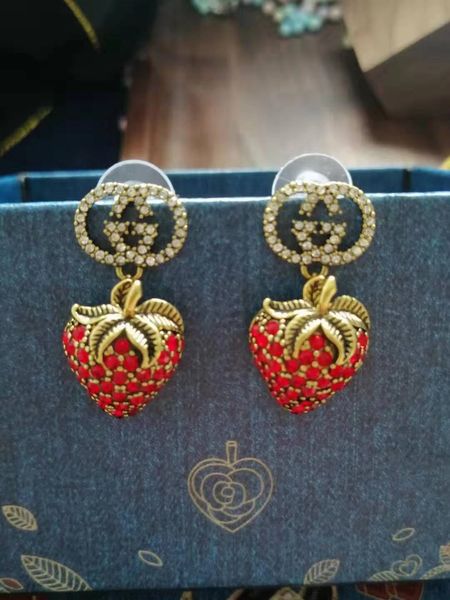 famous designer gold plated ear studs fashion titanium steel earrings for women girl wholesale, White
famous designer gold plated ear studs fashion titanium steel earrings for women girl wholesale, White