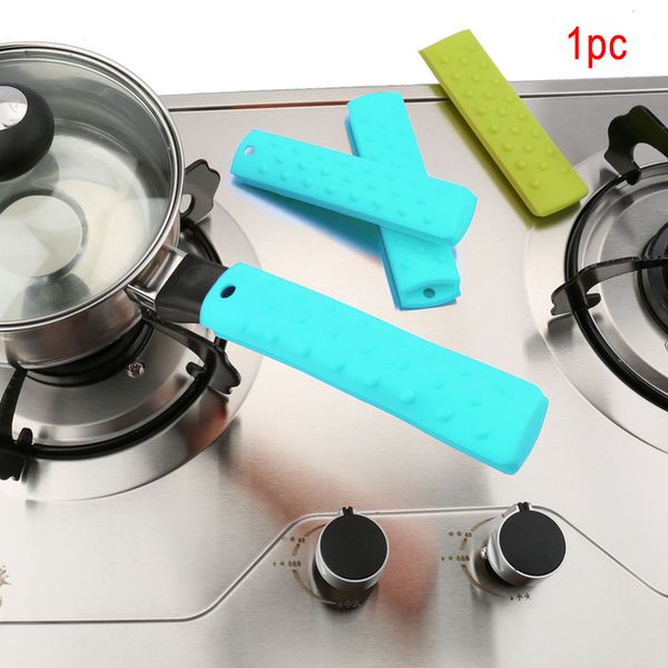 home tool non slip frying pan heat insulation kitchen soft cookware protecting silicone handle holder
home tool non slip frying pan heat insulation kitchen soft cookware protecting silicone handle holder