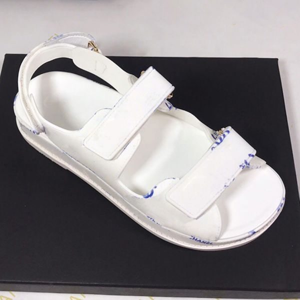 2020 woman slippers slides summer shoes casual slippers solid hollow out women slides slippers size:35-40 with box dhl 01xne2003, Black
2020 woman slippers slides summer shoes casual slippers solid hollow out women slides slippers size:35-40 with box dhl 01xne2003, Black
