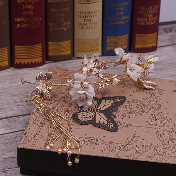 korean bride handmade headwear golden butterfly wedding flannel flowers tassel hairband bridal hair accessories, Golden;white
korean bride handmade headwear golden butterfly wedding flannel flowers tassel hairband bridal hair accessories, Golden;white