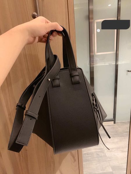 2020 famous designer handbag quality luxury handbag wallet famous brand handbag lady bag diagonal bag fashion retro leather shoulder bag 051
2020 famous designer handbag quality luxury handbag wallet famous brand handbag lady bag diagonal bag fashion retro leather shoulder bag 051