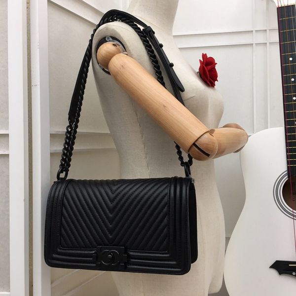 New tyle of 2019 dermi men and women 039 g bag handbag houlder bag inclined traddle bag model 92493 ize25cm14cm8cm
New tyle of 2019 dermi men and women 039 g bag handbag houlder bag inclined traddle bag model 92493 ize25cm14cm8cm