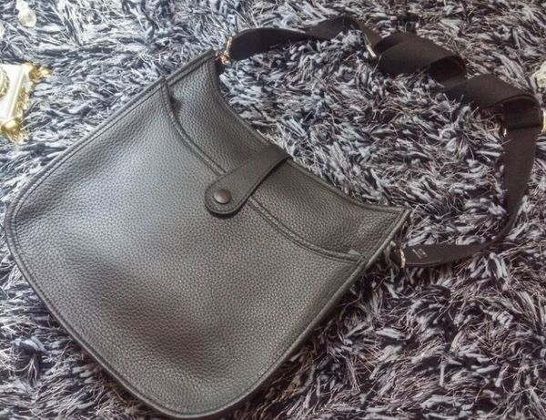brand new Top quality EUROPEAN AND AMERICAN women genuine calfskin Leather messenger handbag shoulder bag tote purse
brand new Top quality EUROPEAN AND AMERICAN women genuine calfskin Leather messenger handbag shoulder bag tote purse