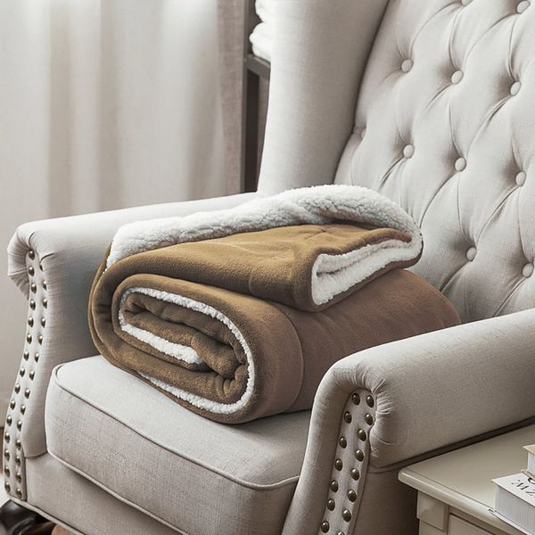 130*160cm soft blanket winter warm comfortable flannel bigger and thicker blankets for sofa bed car portable home happy new year
130*160cm soft blanket winter warm comfortable flannel bigger and thicker blankets for sofa bed car portable home happy new year