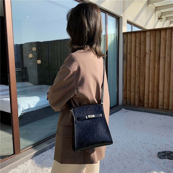 fashion pu leather bag women shoulder bag female crossbody crossbody new fashion wild large capacity
fashion pu leather bag women shoulder bag female crossbody crossbody new fashion wild large capacity