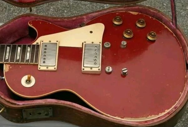 custom shop 1959 heavy relic red crimson aged electric guitar black back, one piece neck & body, little pin tone pro bridge, tulip tuner
custom shop 1959 heavy relic red crimson aged electric guitar black back, one piece neck & body, little pin tone pro bridge, tulip tuner