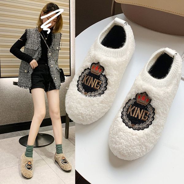winter wool shoes 2019.lambs wool.fur in one.letter embroidery.warm and comfortable cotton shoes with square head, Black
winter wool shoes 2019.lambs wool.fur in one.letter embroidery.warm and comfortable cotton shoes with square head, Black