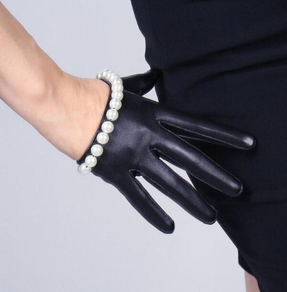 women'a natural sheepskin leather solid black driving glove lady' fashion pearl beaded genuine leather motorcycle glove r618, Blue;gray
women'a natural sheepskin leather solid black driving glove lady' fashion pearl beaded genuine leather motorcycle glove r618, Blue;gray