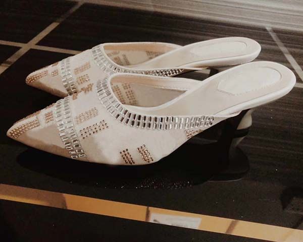 2020 new luxury designer high heel mosaic drill wave dot mesh rhinestone spell letters female pointed slipper fashion shoes sandals, Black
2020 new luxury designer high heel mosaic drill wave dot mesh rhinestone spell letters female pointed slipper fashion shoes sandals, Black
