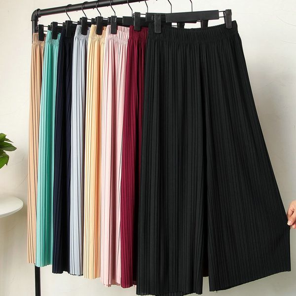 korean spring and summer new high waist pleated wide leg pants women large size students loose swing pants and skirts, Black;white
korean spring and summer new high waist pleated wide leg pants women large size students loose swing pants and skirts, Black;white
