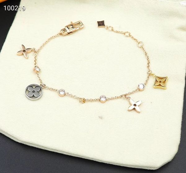 2019 luxury designer jewelry women bracelets stainless steel flower bracelet silver rose gold bangle fashion bangles gift ing, Golden;silver
2019 luxury designer jewelry women bracelets stainless steel flower bracelet silver rose gold bangle fashion bangles gift ing, Golden;silver