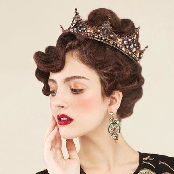 baroque tiara vintage bridal wedding big black queen crown round gold retro head hair jewelry headpiece women party accessories, Golden;white
baroque tiara vintage bridal wedding big black queen crown round gold retro head hair jewelry headpiece women party accessories, Golden;white