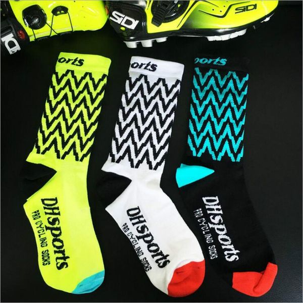 new 2017 professional brand cycling sport socks protect feet breathable wicking socks cycling bicycles, Black
new 2017 professional brand cycling sport socks protect feet breathable wicking socks cycling bicycles, Black
