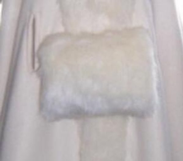 2019 new white ivory cape faux fur winter wedding gloves mariage wedding accessories bride gloves al63
2019 new white ivory cape faux fur winter wedding gloves mariage wedding accessories bride gloves al63