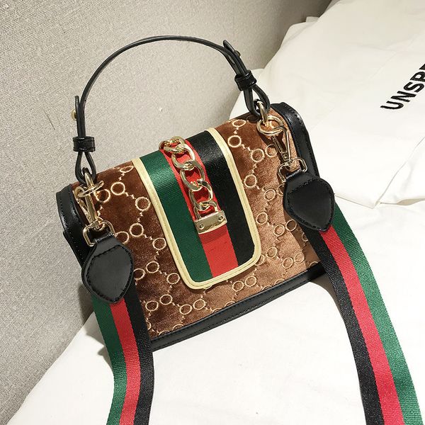 brand handbag 2019 women bag designer women's bag rivet messenger shoulder bags female skull clutch velour
brand handbag 2019 women bag designer women's bag rivet messenger shoulder bags female skull clutch velour