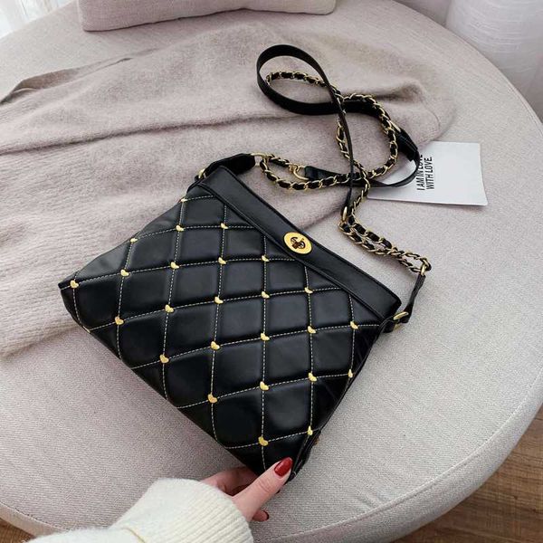 2019 ньив дизайнер даст handtas lederen schoudertas vrouwen режим грот capaciteit keten сумка meisje ruit handtassen
2019 ньив дизайнер даст handtas lederen schoudertas vrouwen режим грот capaciteit keten сумка meisje ruit handtassen