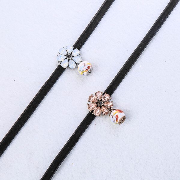 exquisite two-color crystal flowers pattern ceramic ball pendant choker necklace for women punk black velvet strip wholesale, Golden;silver
exquisite two-color crystal flowers pattern ceramic ball pendant choker necklace for women punk black velvet strip wholesale, Golden;silver
