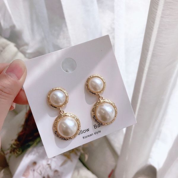 new designer drop with pearl earrings for a holiday female stud earrings women earrings alloy rhinestone ladies c702, Silver
new designer drop with pearl earrings for a holiday female stud earrings women earrings alloy rhinestone ladies c702, Silver