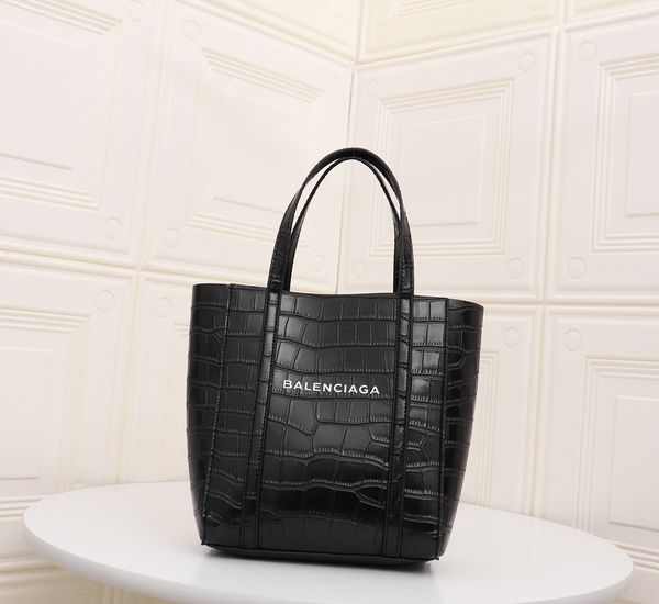 fashion womens chain pouch womens wild diagonal shoulder bag new bag natural wind ladies bag gift b1201
fashion womens chain pouch womens wild diagonal shoulder bag new bag natural wind ladies bag gift b1201