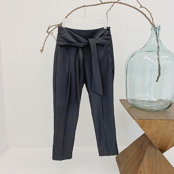2020 new fashion bow tie knee-length trousers lady office wear high waist harem pants casual with pockets, Black;white
2020 new fashion bow tie knee-length trousers lady office wear high waist harem pants casual with pockets, Black;white