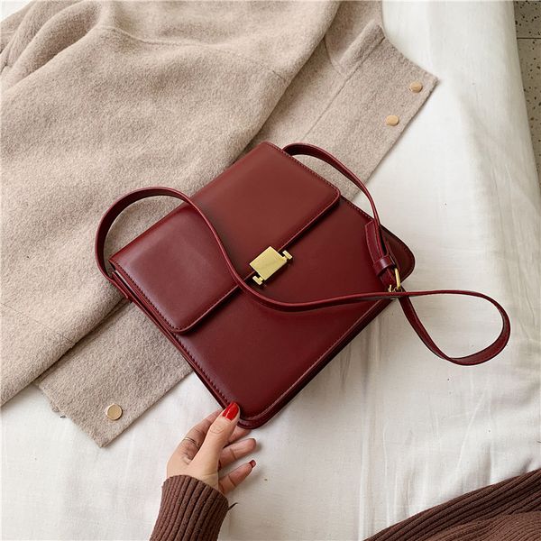 сумка женщин 2019 новый дизайнер моды crossbody сумка урожай pu малый квадрат сумки на ремне
сумка женщин 2019 новый дизайнер моды crossbody сумка урожай pu малый квадрат сумки на ремне