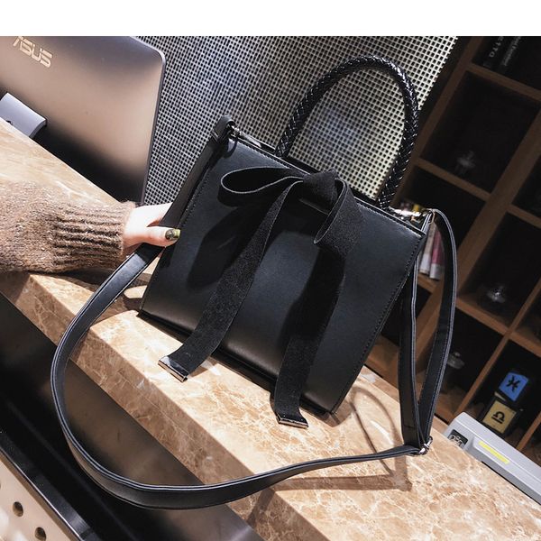 fashion female new handbags women handbag frosted shoulder bag simple high-quality matte pu leather tote bolsos bolsa
fashion female new handbags women handbag frosted shoulder bag simple high-quality matte pu leather tote bolsos bolsa
