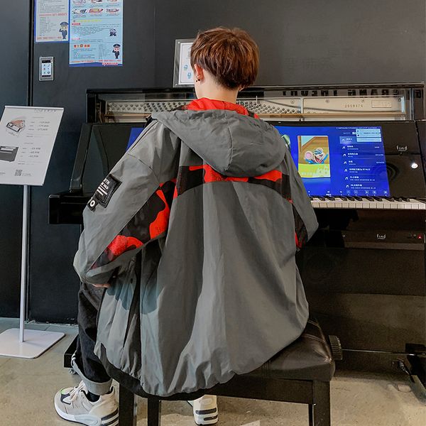 2019 autumn and winter new youth hong wind hooded color matching camouflage loose tooling jacket black / gray m-5xl, Black;brown
2019 autumn and winter new youth hong wind hooded color matching camouflage loose tooling jacket black / gray m-5xl, Black;brown