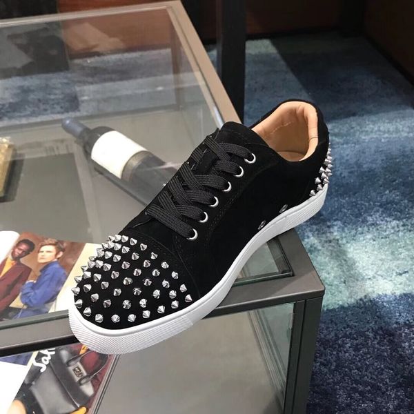 fashion casual shoes brand black suede leather studded spikes shoes low come with box size 38-44 brand new
fashion casual shoes brand black suede leather studded spikes shoes low come with box size 38-44 brand new