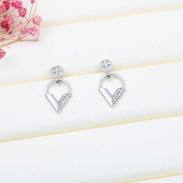 2020 designer luxury goods in europe and america, korean fashion jewelry, diamond heart hearts, Golden;silver
2020 designer luxury goods in europe and america, korean fashion jewelry, diamond heart hearts, Golden;silver