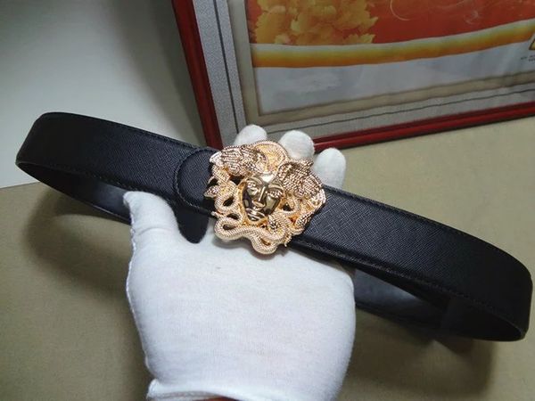 горячий новый стиль моды бренда ремень из натуральной кожи мужчины женщины пояса конструктора класса люкс высокое качество бесплатная достав, Black;brown
горячий новый стиль моды бренда ремень из натуральной кожи мужчины женщины пояса конструктора класса люкс высокое качество бесплатная достав, Black;brown